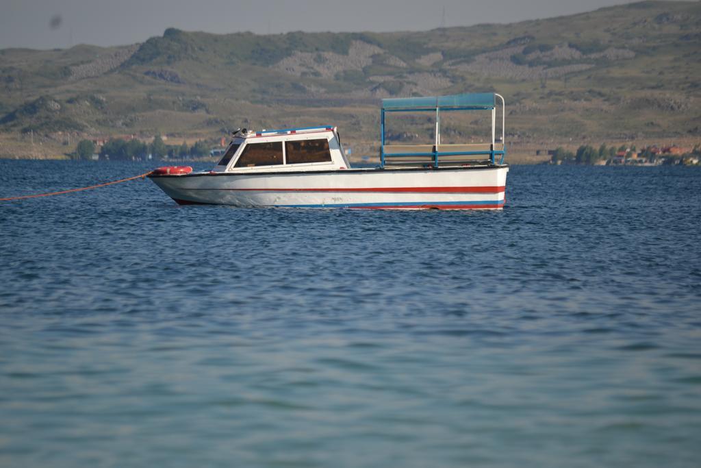 Serik & Geora Guesthouse Sevan Exterior photo